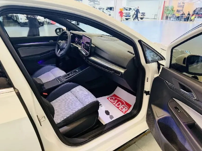 2026 Volkswagen Golf 1.5T 160HP L4 7DCT,autocango,china used car exporter,china ev exporter,chinese used car exporter,chinese used ev exporter