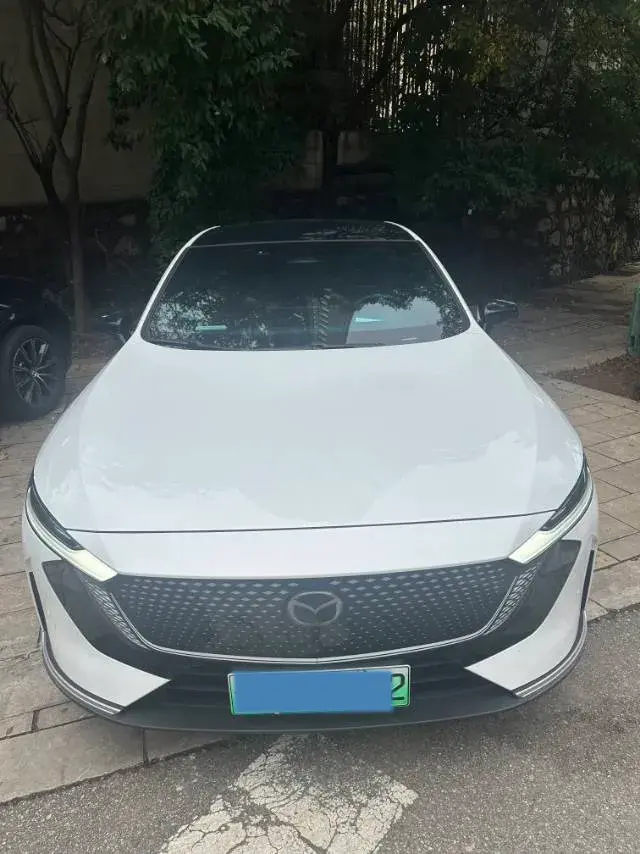 2024 MAZDA EZ-6 thumbnail 4