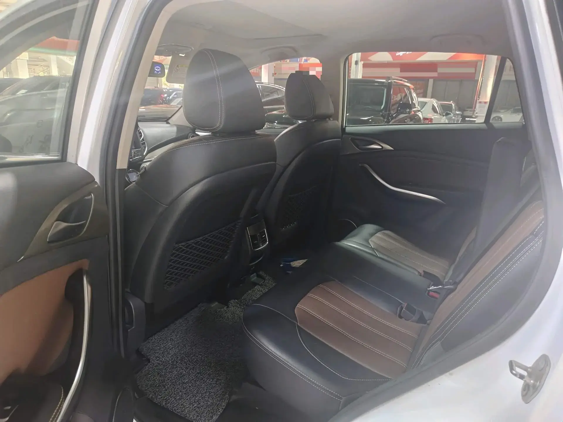 2017 BYD SONG thumbnail 3