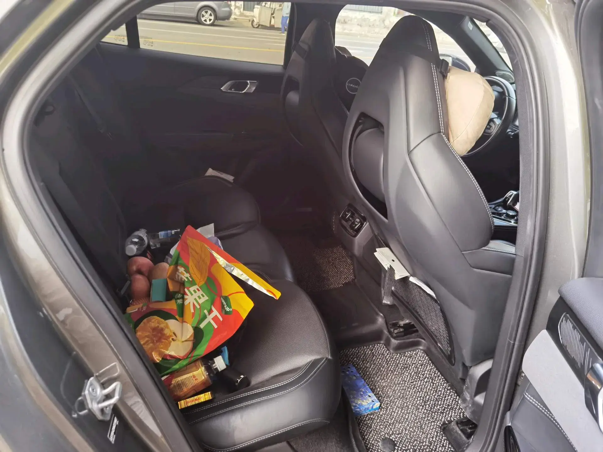 2022 LYNK&CO 03 thumbnail 3