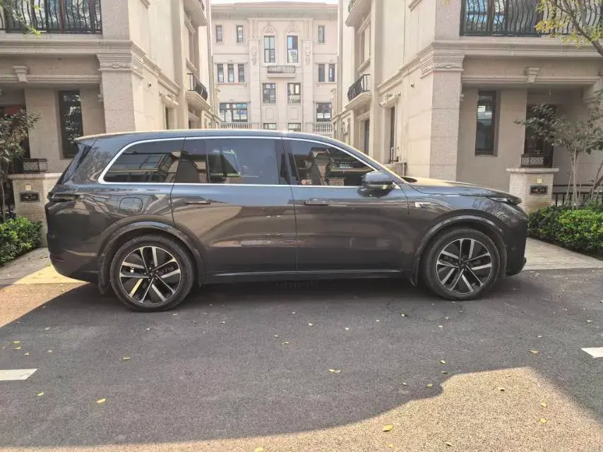 2023 LI L9 thumbnail 4