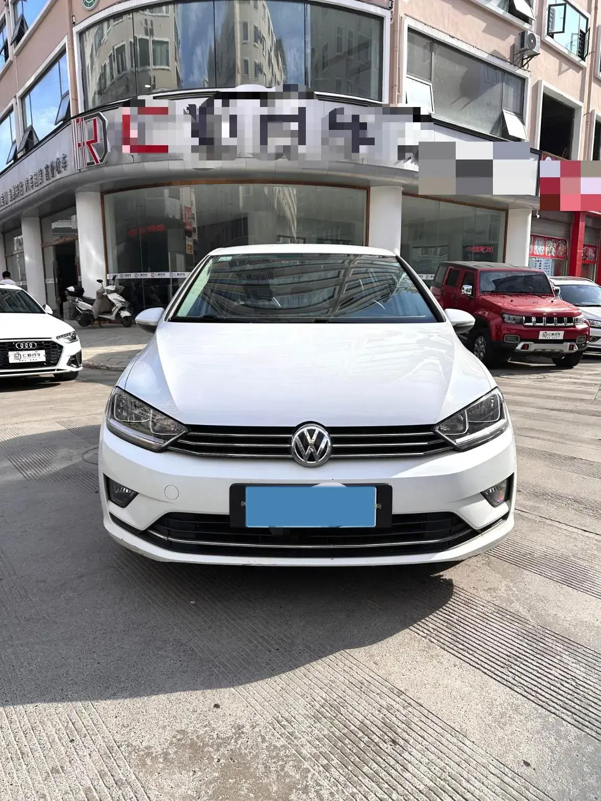 2018 VOLKSWAGEN GOLF thumbnail 3