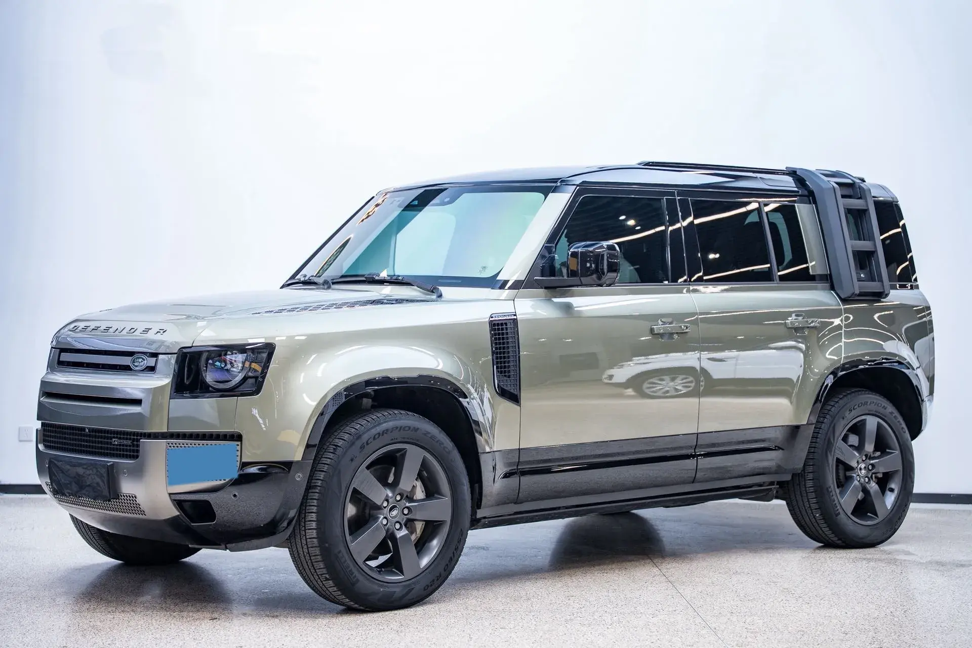 2023 LAND ROVER view 1