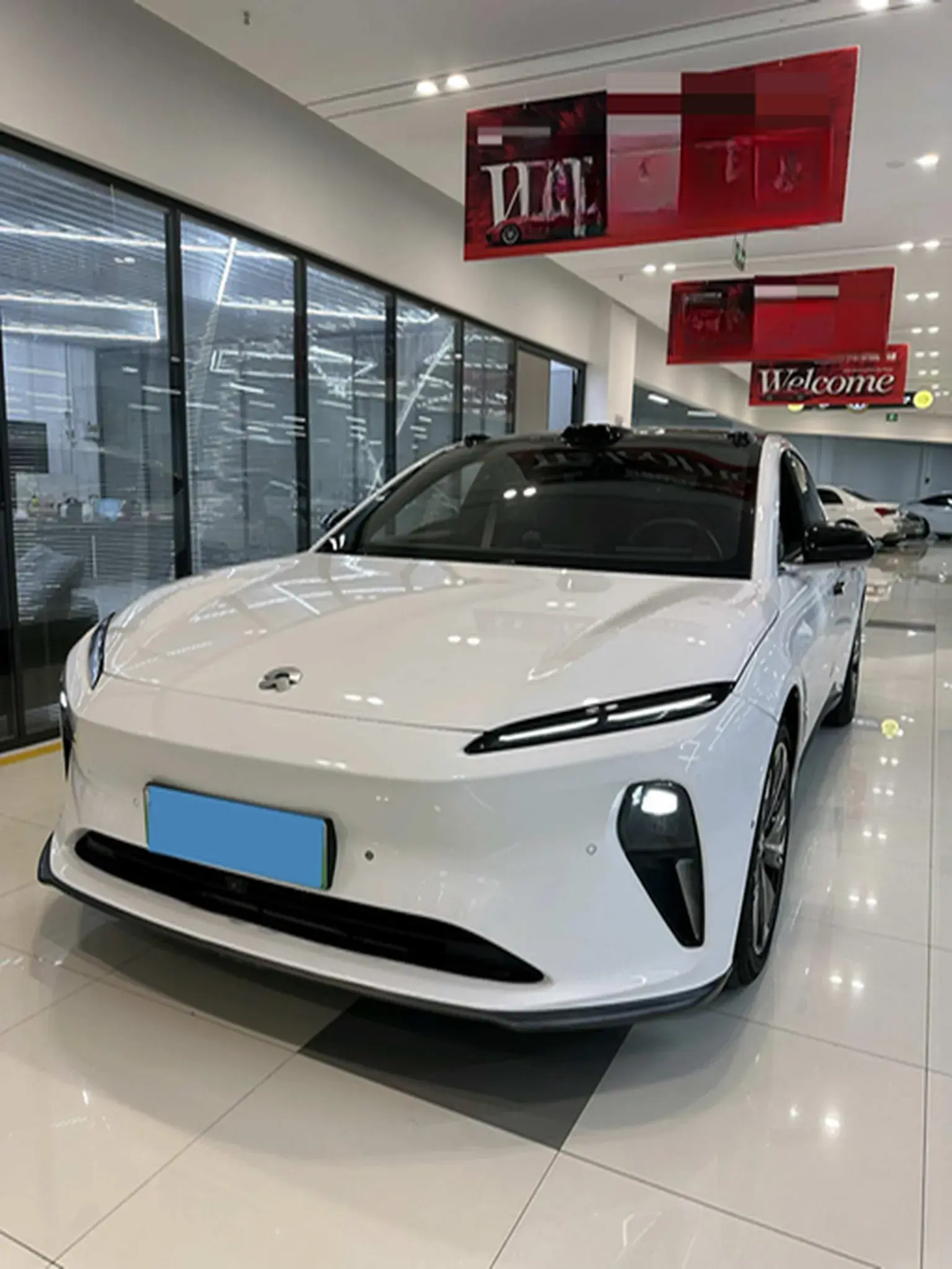 2024 NIO ET5 view 1