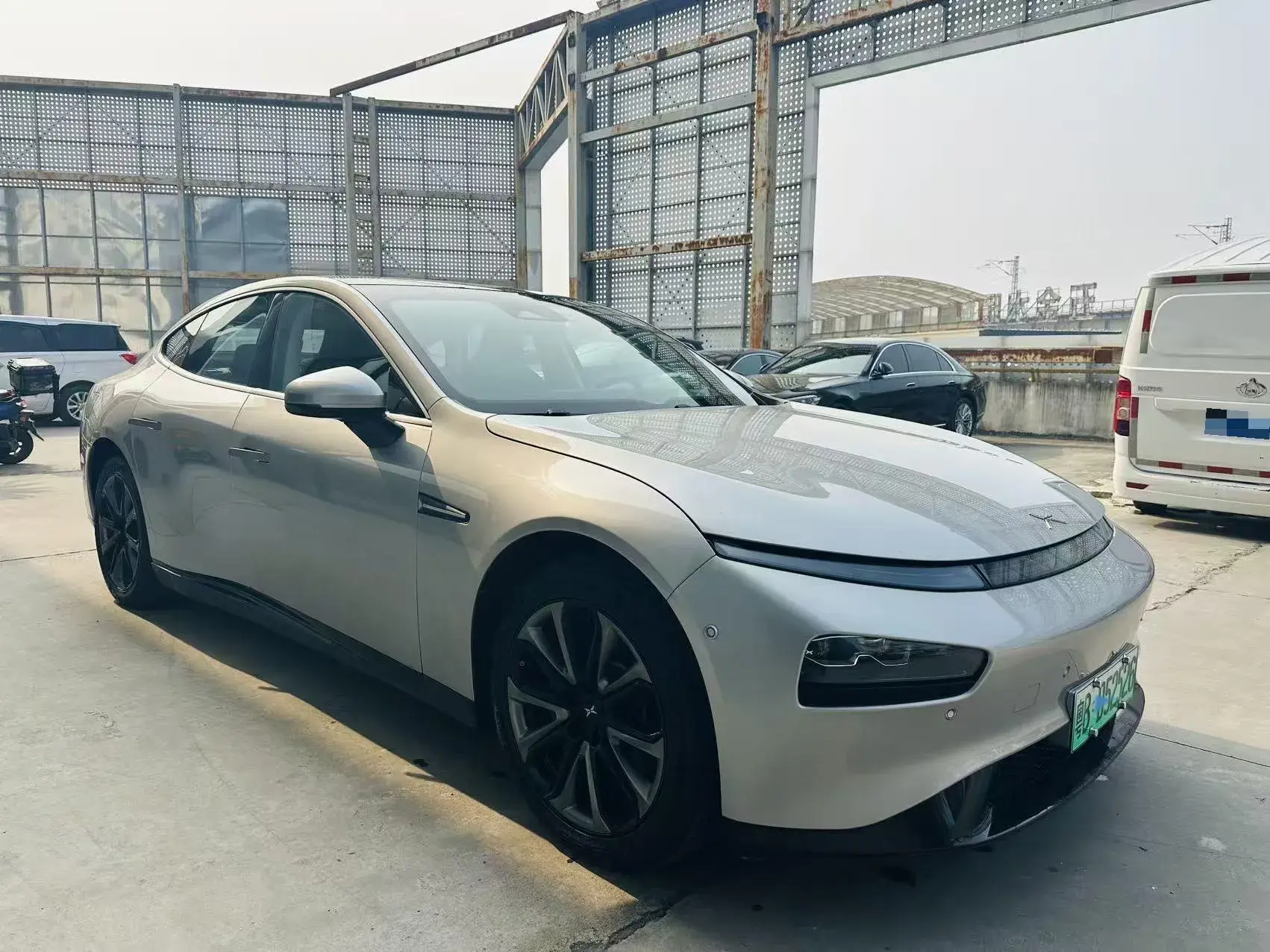 2020 XPENG P7 thumbnail 3