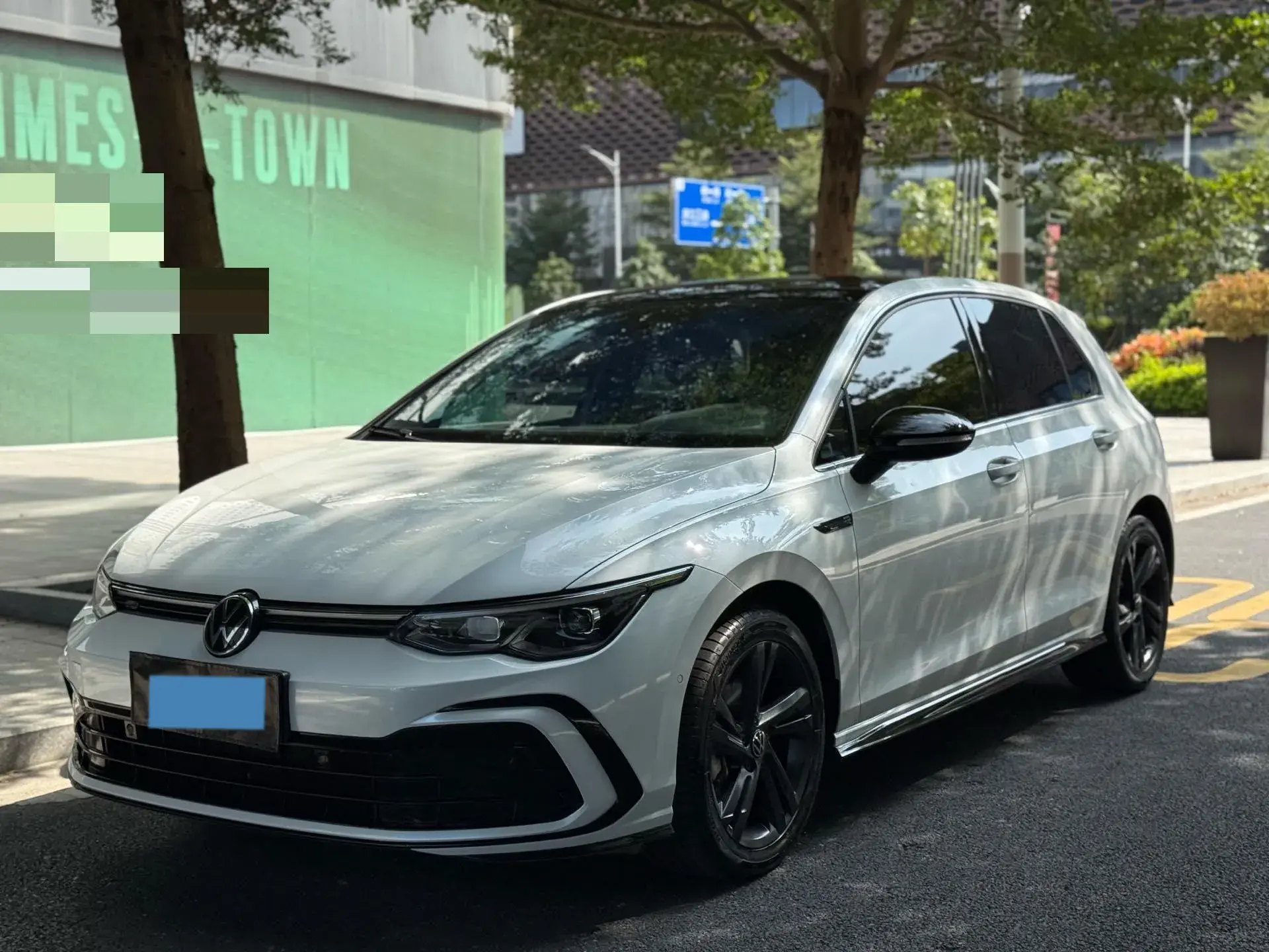 2023 VOLKSWAGEN GOLF view 1