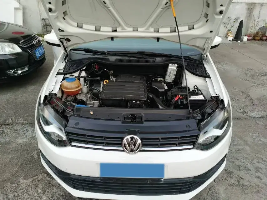 2016 VOLKSWAGEN POLO thumbnail 3