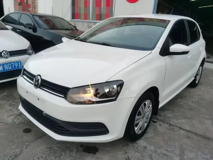 2016 VOLKSWAGEN POLO view 1