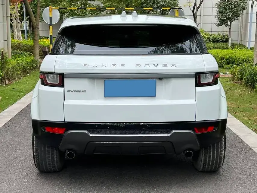 2018 LAND ROVER thumbnail 4