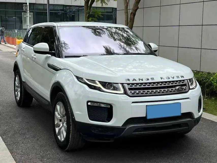 2018 LAND ROVER thumbnail 3