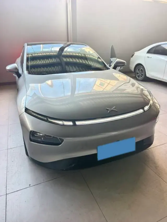 2022 XPENG P7 thumbnail 2