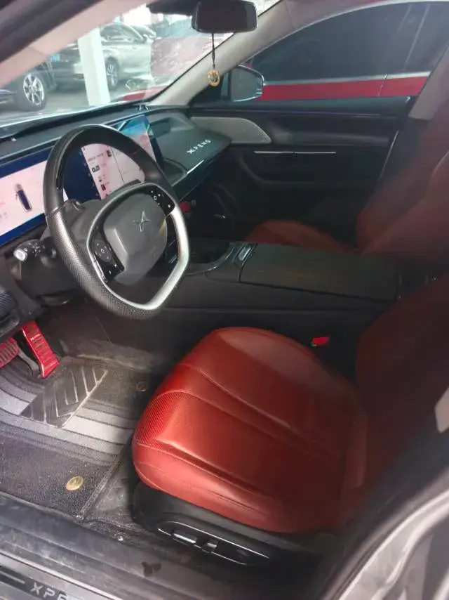 2022 XPENG P7 thumbnail 3