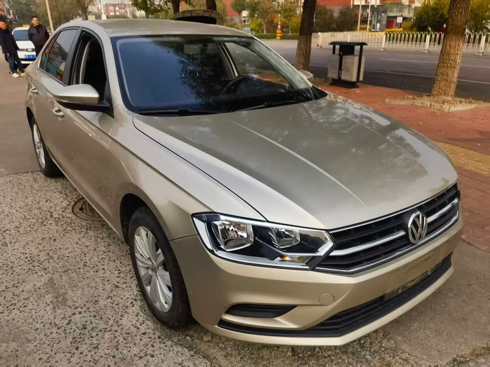 2019 VOLKSWAGEN BORA thumbnail 2