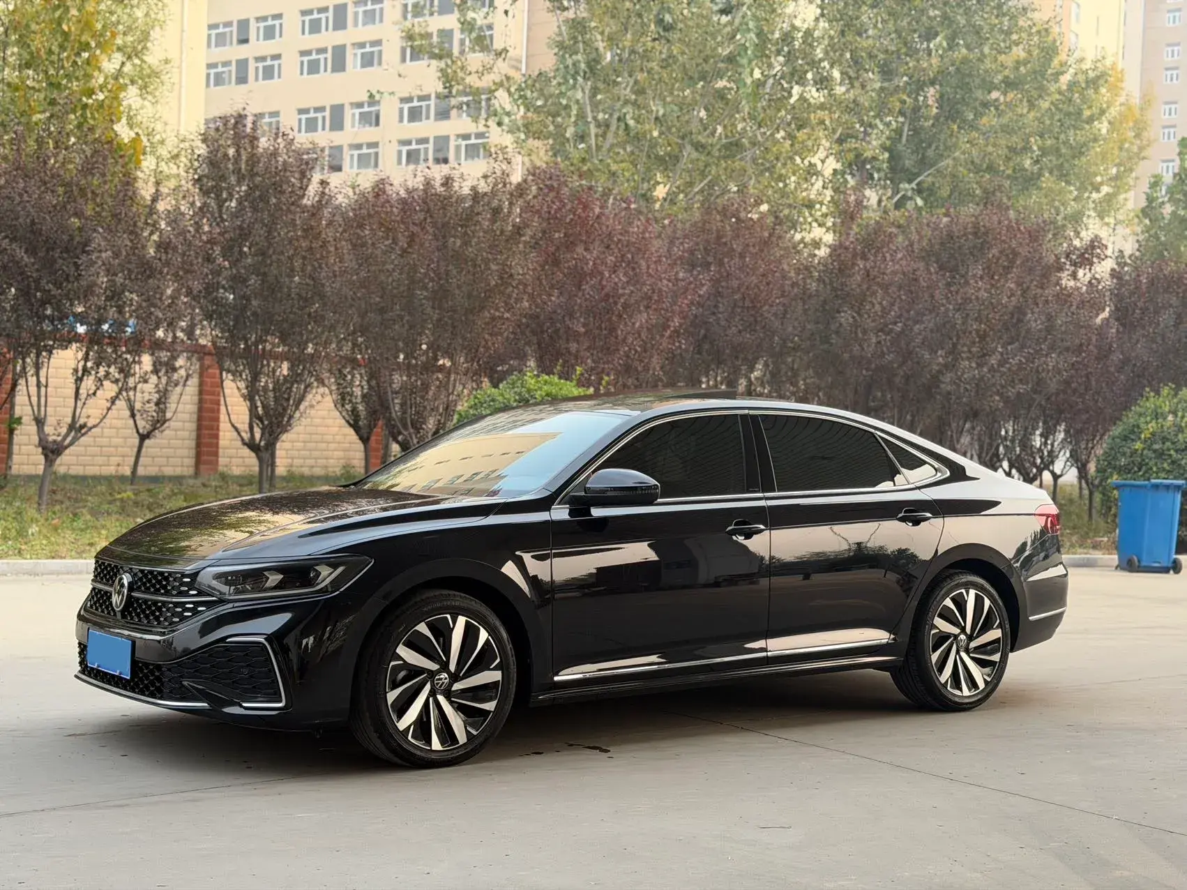 2022 VOLKSWAGEN PASSAT view 1