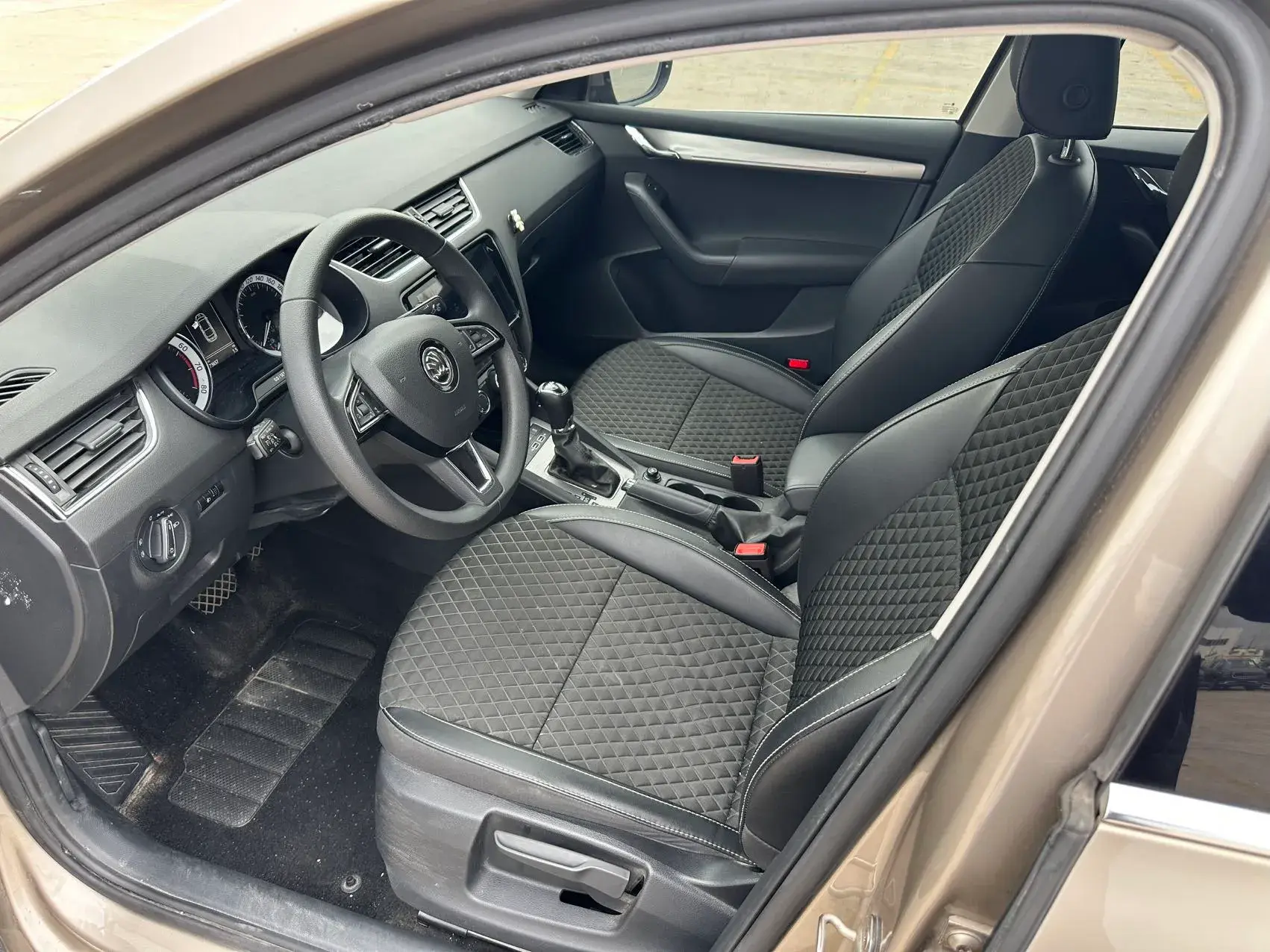 2019 SKODA OCTAVIA thumbnail 4