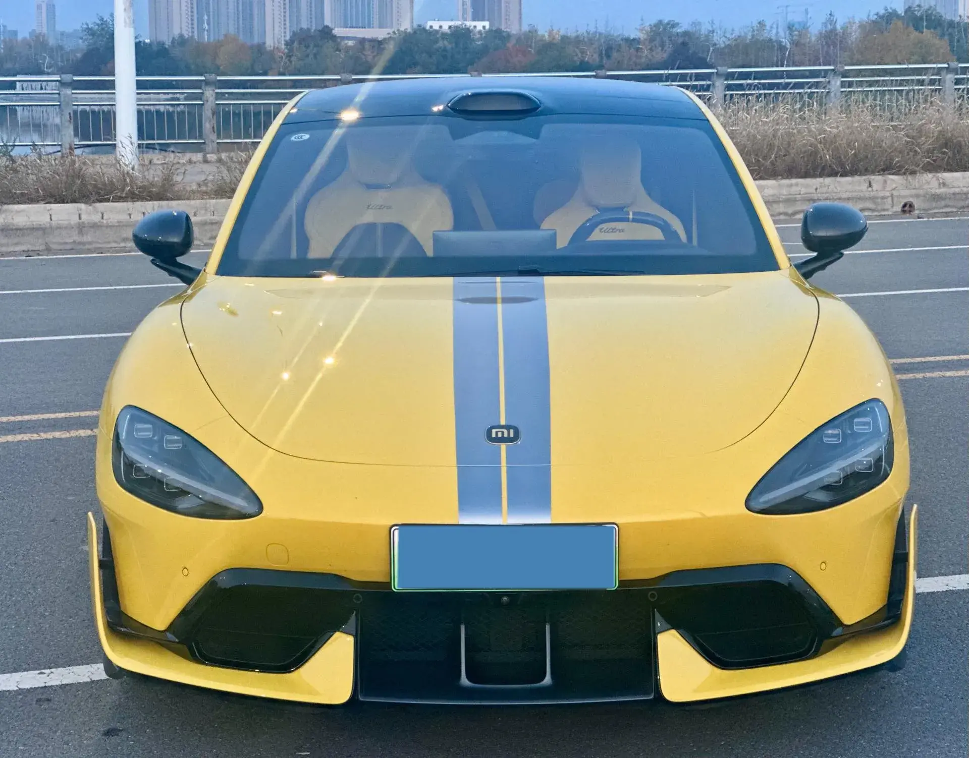 2025 MI SU7 thumbnail 2