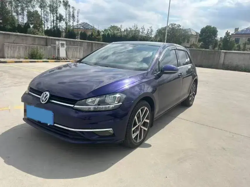 2018 VOLKSWAGEN GOLF view 1