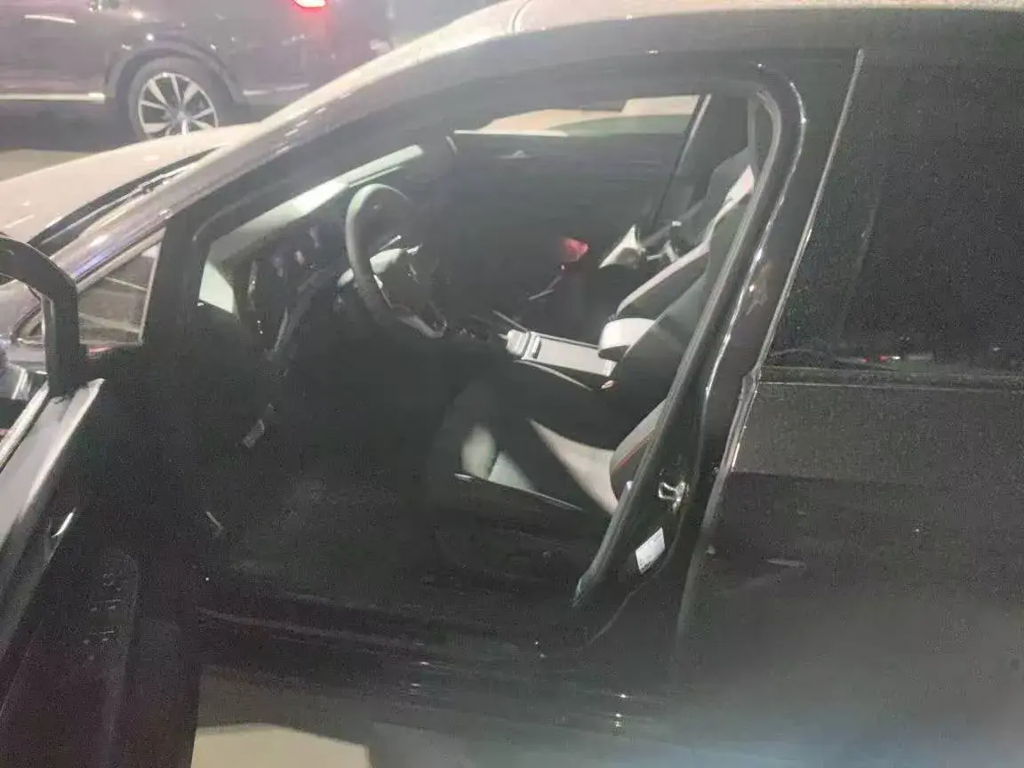 2021 VOLKSWAGEN GOLFGTI thumbnail 4