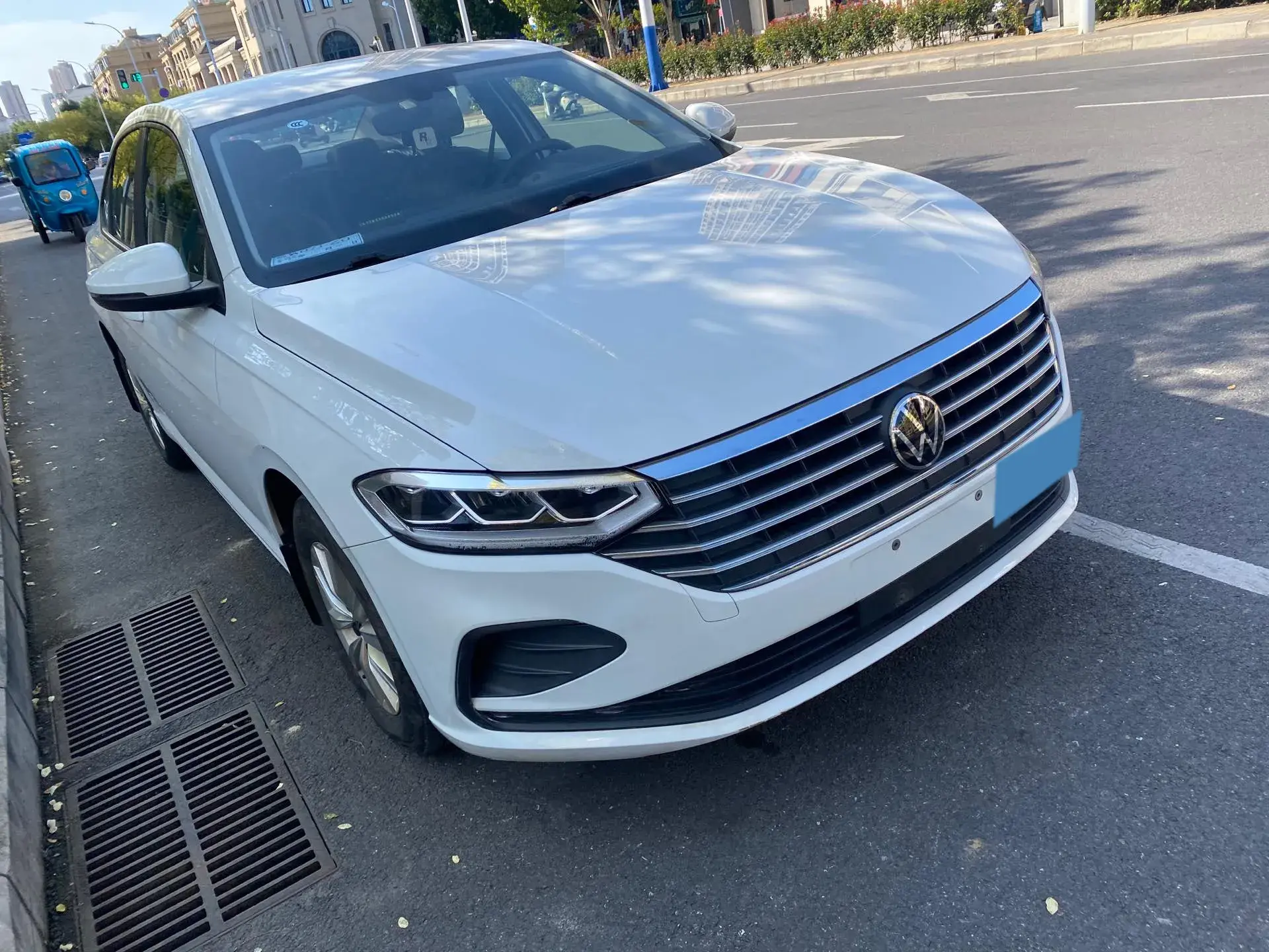 2023 VOLKSWAGEN LAVIDA thumbnail 2