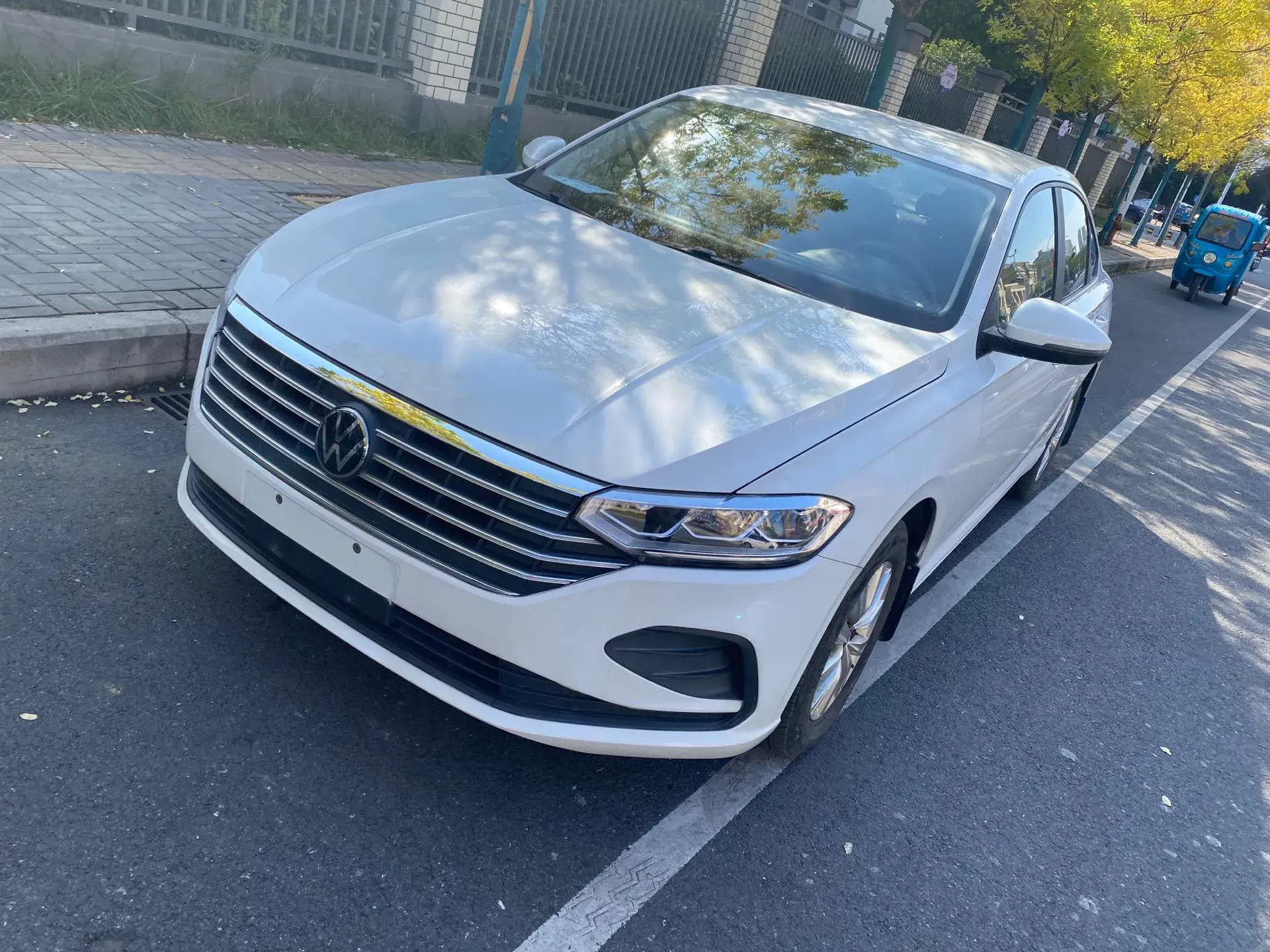 2023 VOLKSWAGEN LAVIDA view 1