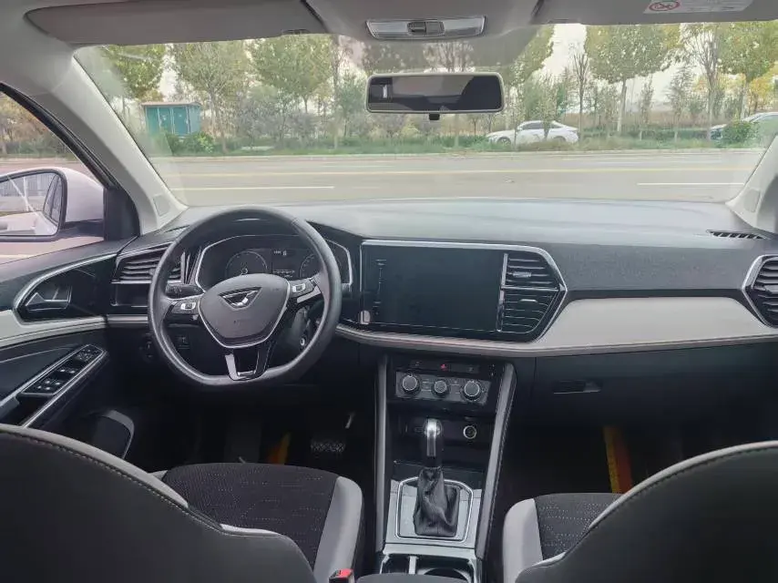 2022 JETTA VS5 thumbnail 4