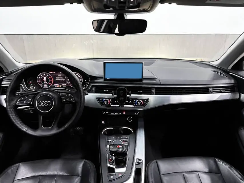 2019 AUDI A4L thumbnail 3