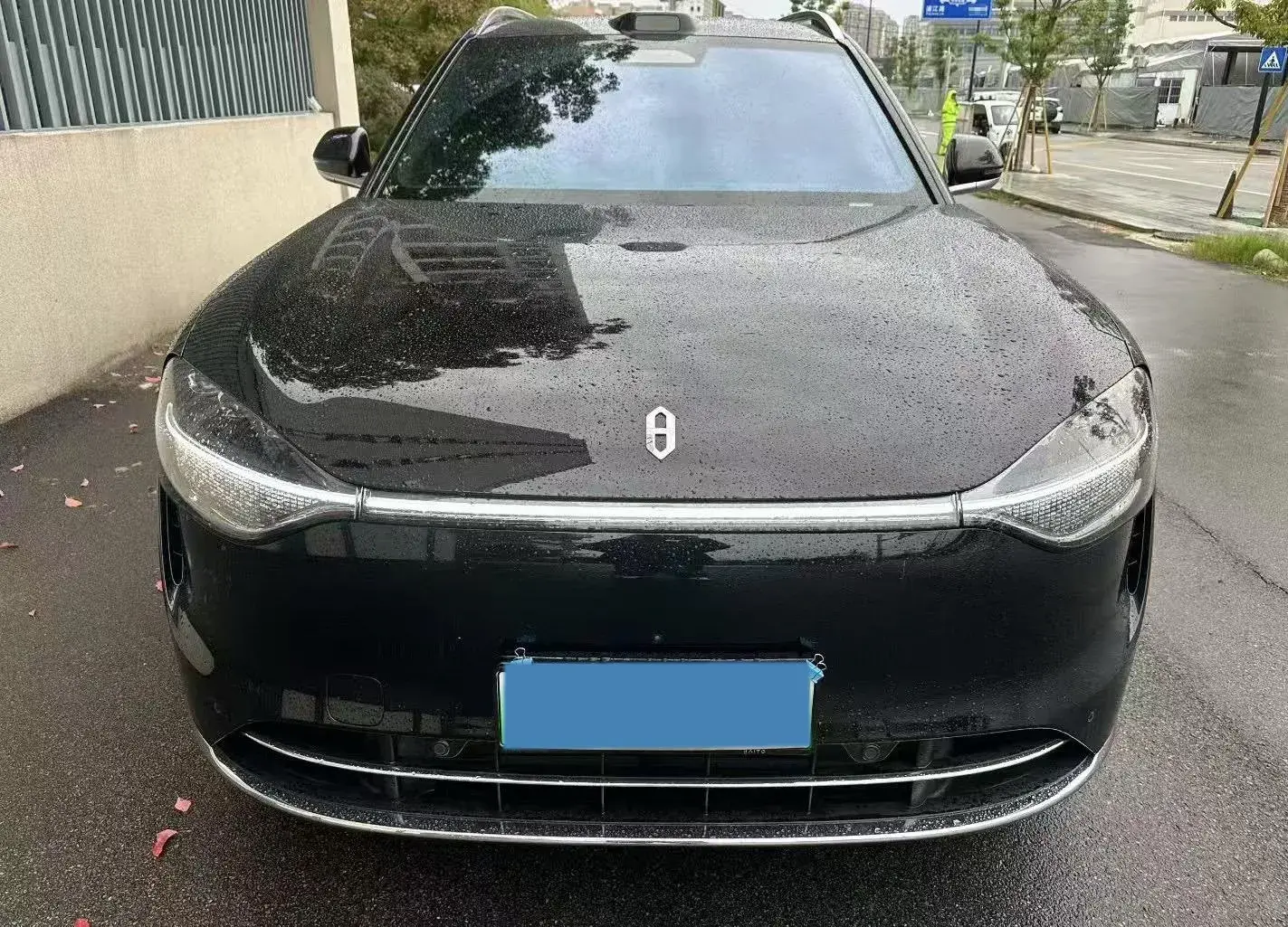 2025 AITO AITO thumbnail 2