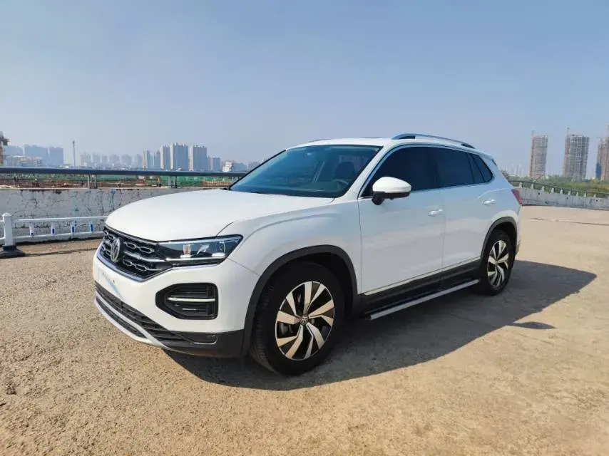 2019 VOLKSWAGEN TAYRON view 1