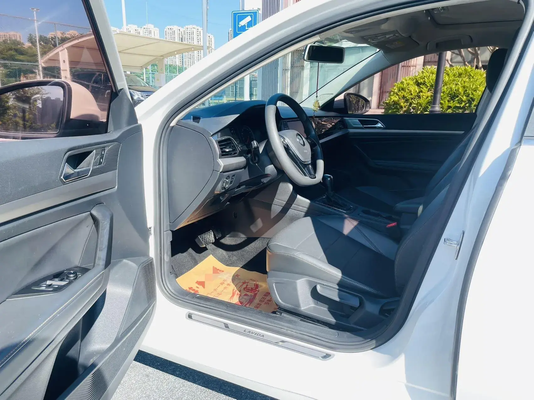 2018 VOLKSWAGEN LAVIDA thumbnail 4