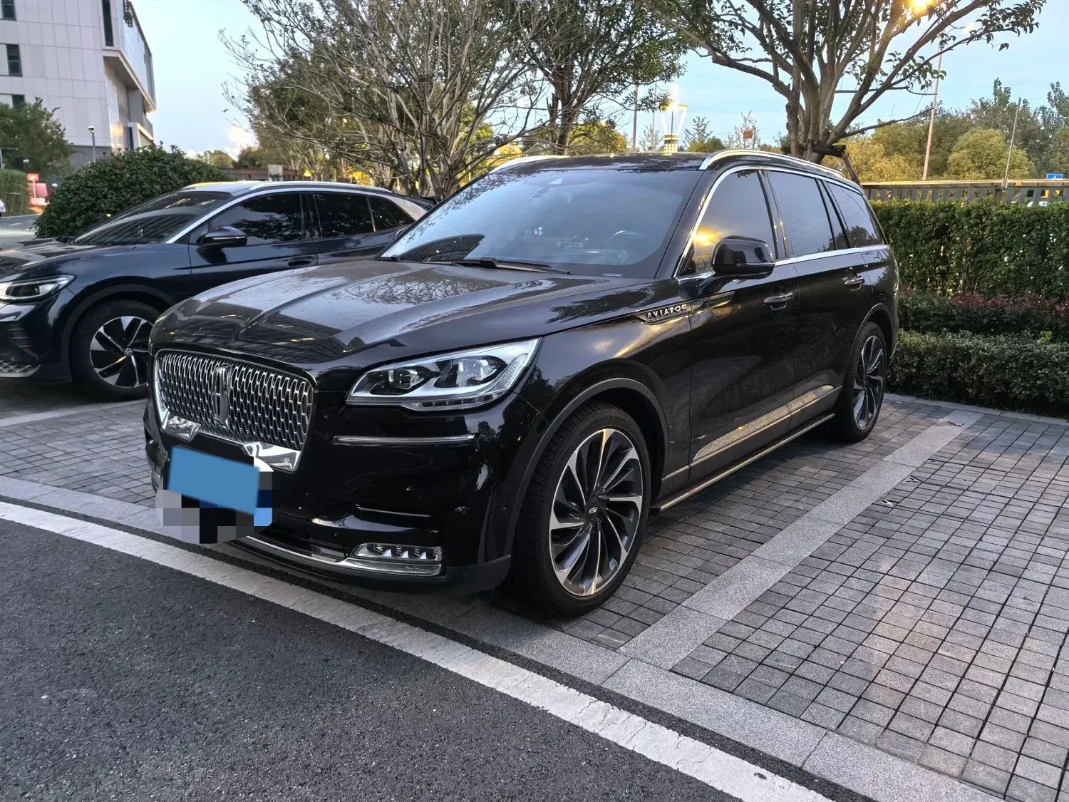 2023 LINCOLN AVIATOR view 1