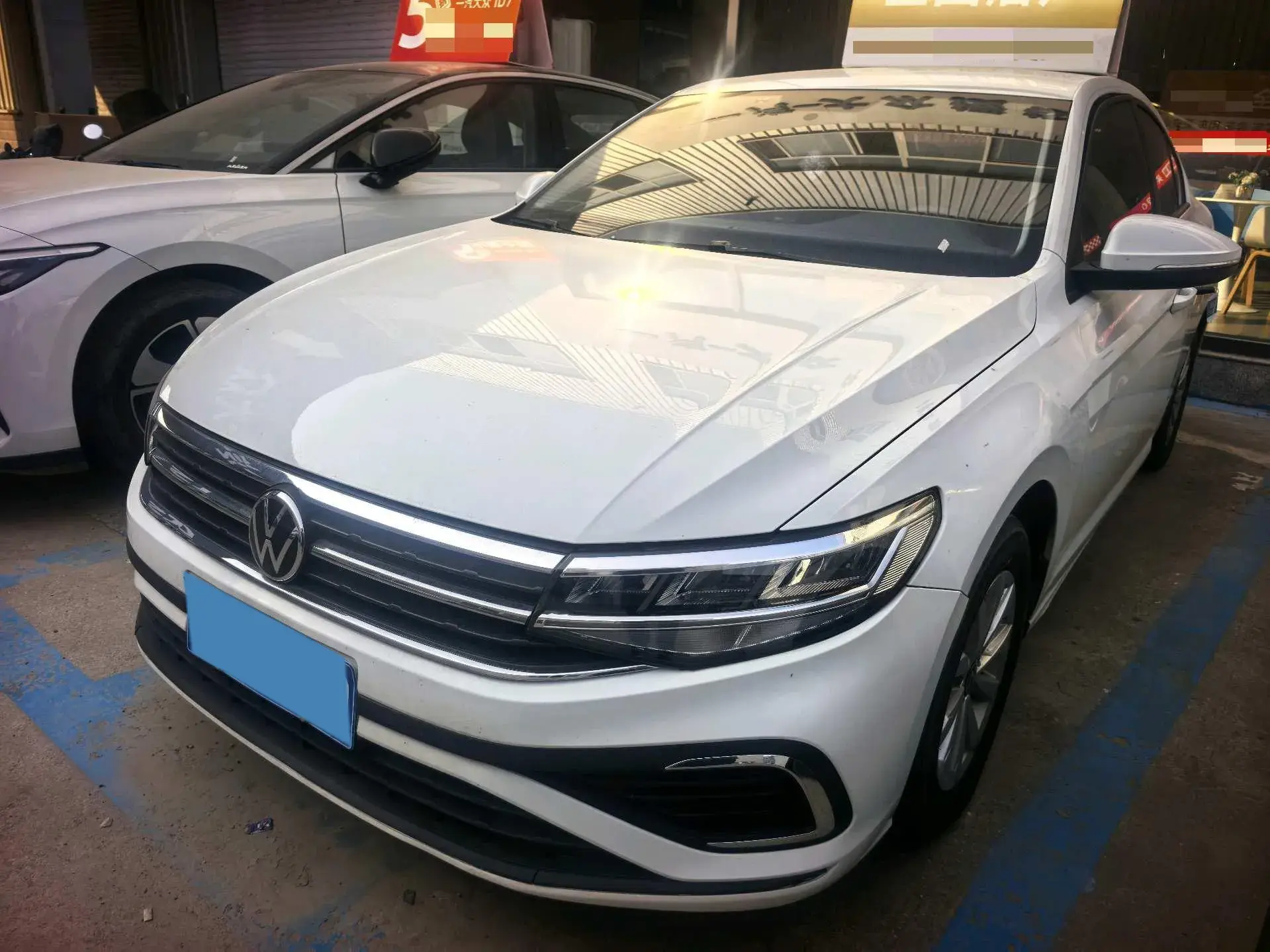 2023 VOLKSWAGEN BORA thumbnail 2