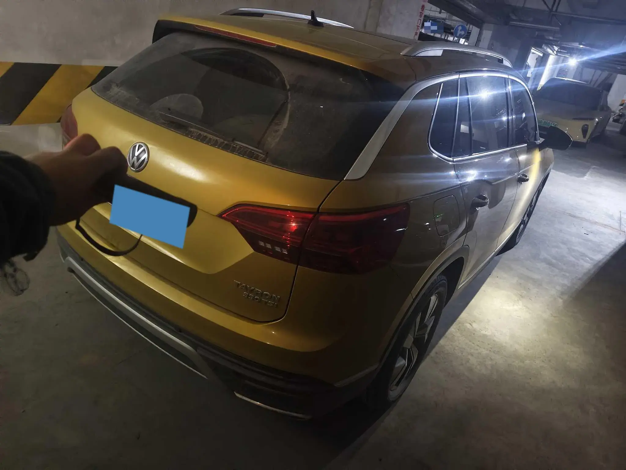 2019 VOLKSWAGEN TAYRON thumbnail 3