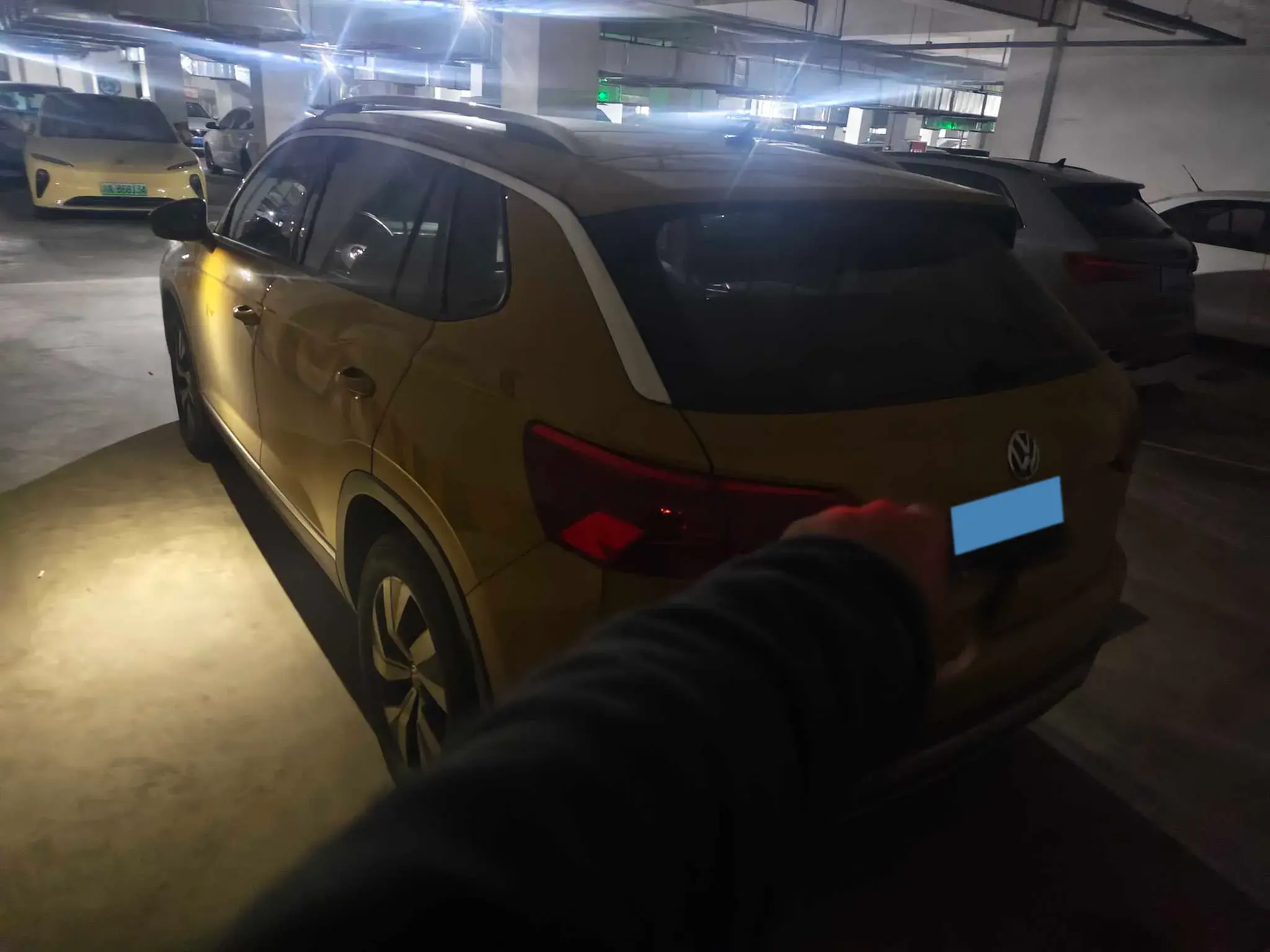 2019 VOLKSWAGEN TAYRON thumbnail 4