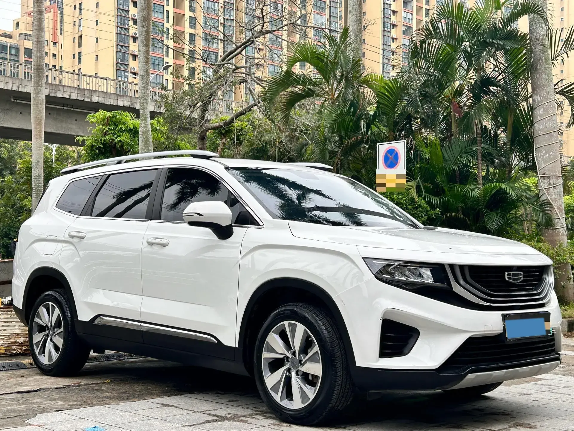 2020 GEELY OKAVANGO thumbnail 3