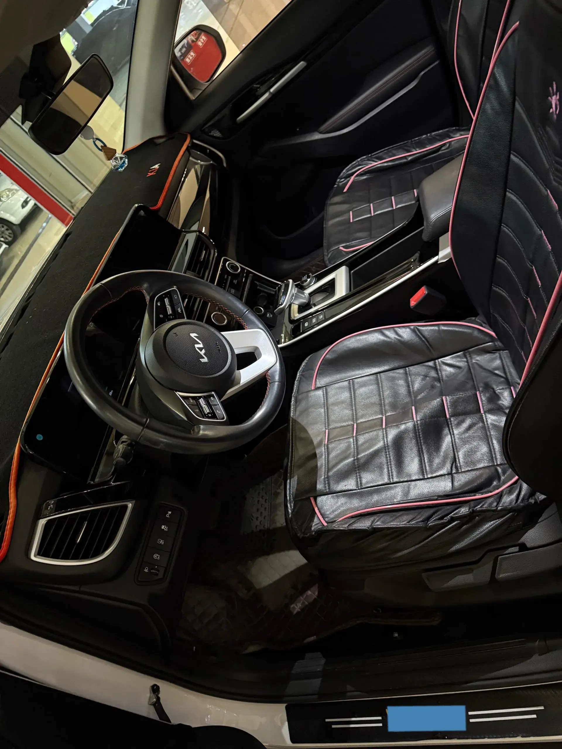 2023 KIA SELTOS thumbnail 4