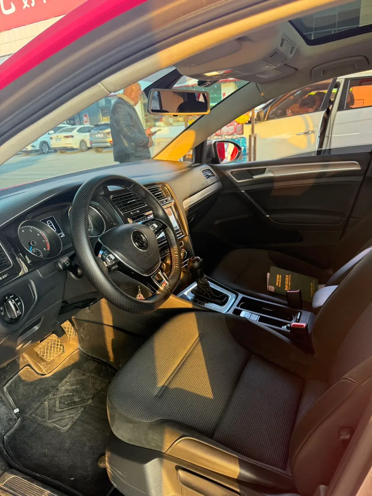 2018 VOLKSWAGEN GOLF thumbnail 4