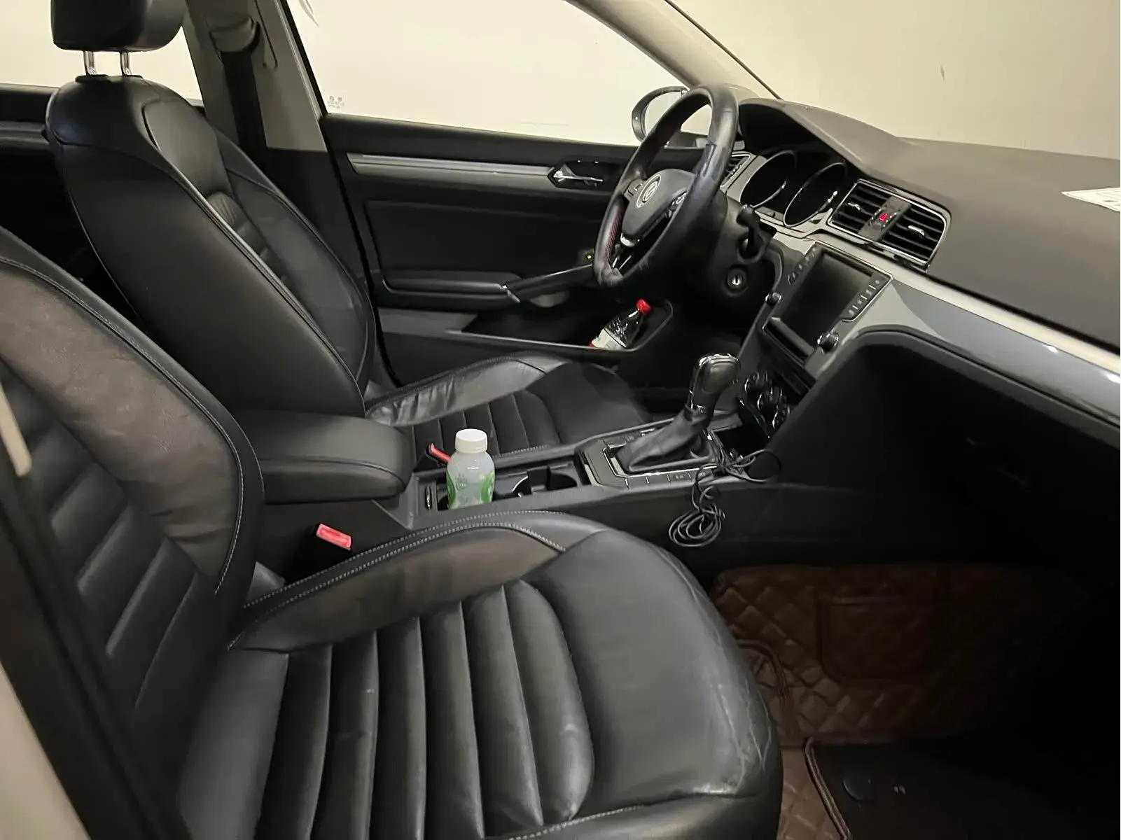 2017 VOLKSWAGEN LAMANDO thumbnail 3