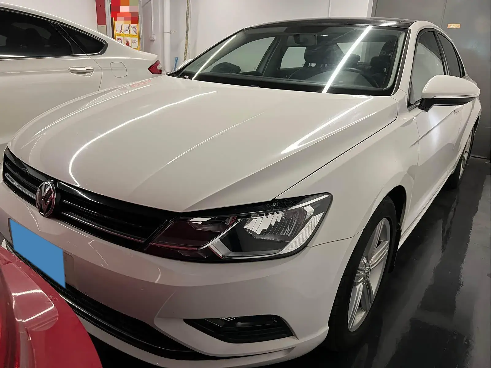 2017 VOLKSWAGEN LAMANDO view 1