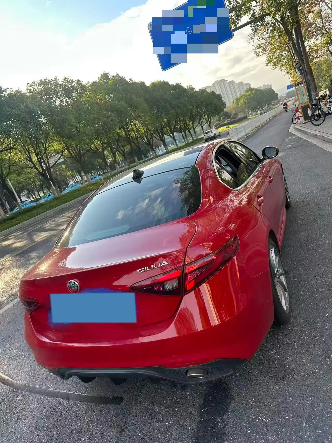 2017 ALFA ROMEO thumbnail 3