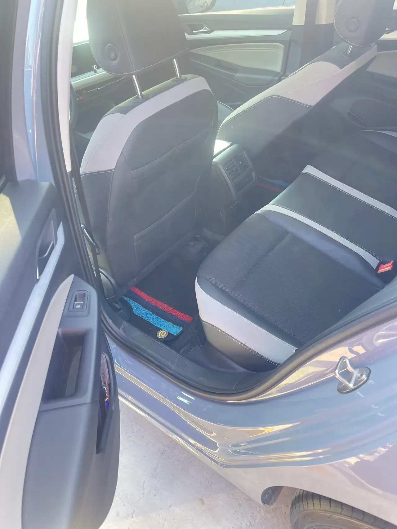 2021 VOLKSWAGEN GOLF thumbnail 4