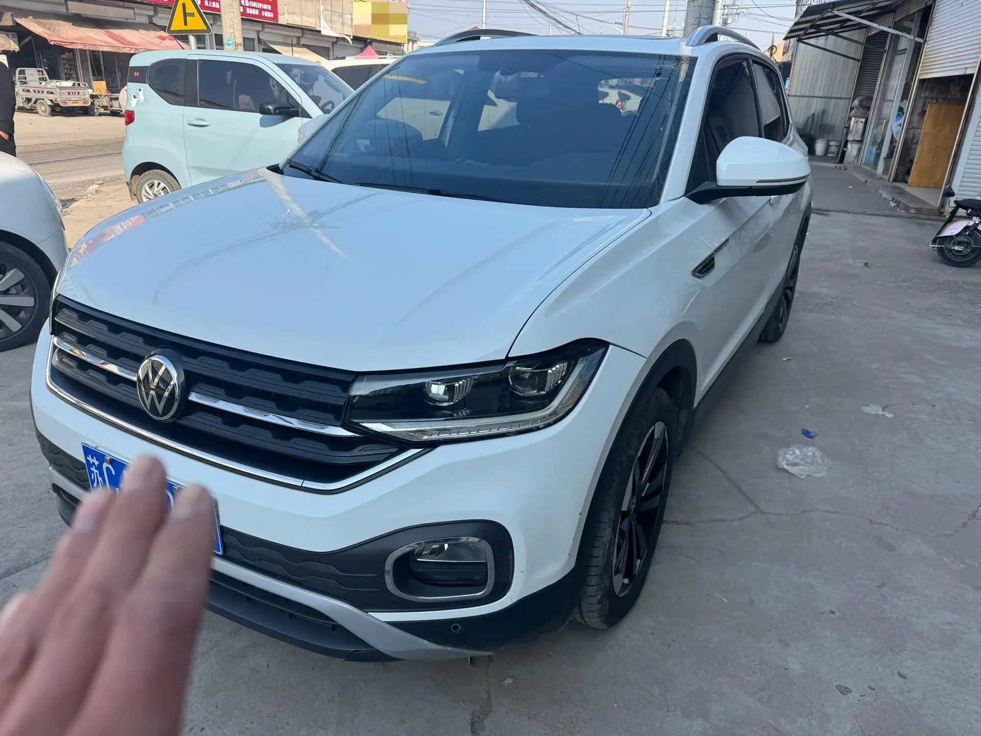 2021 VOLKSWAGEN TACQUA view 1