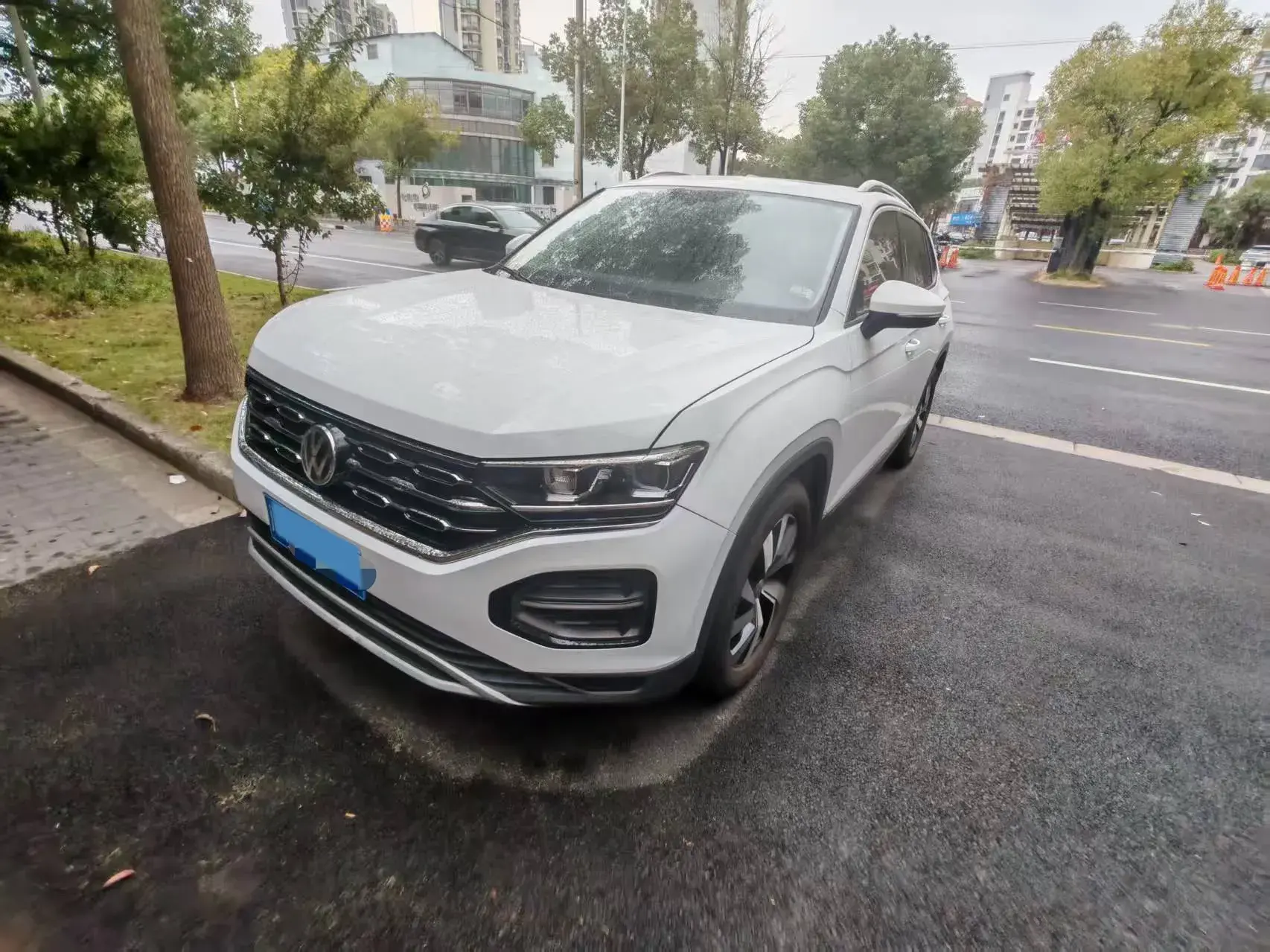 2019 VOLKSWAGEN TAYRON view 1