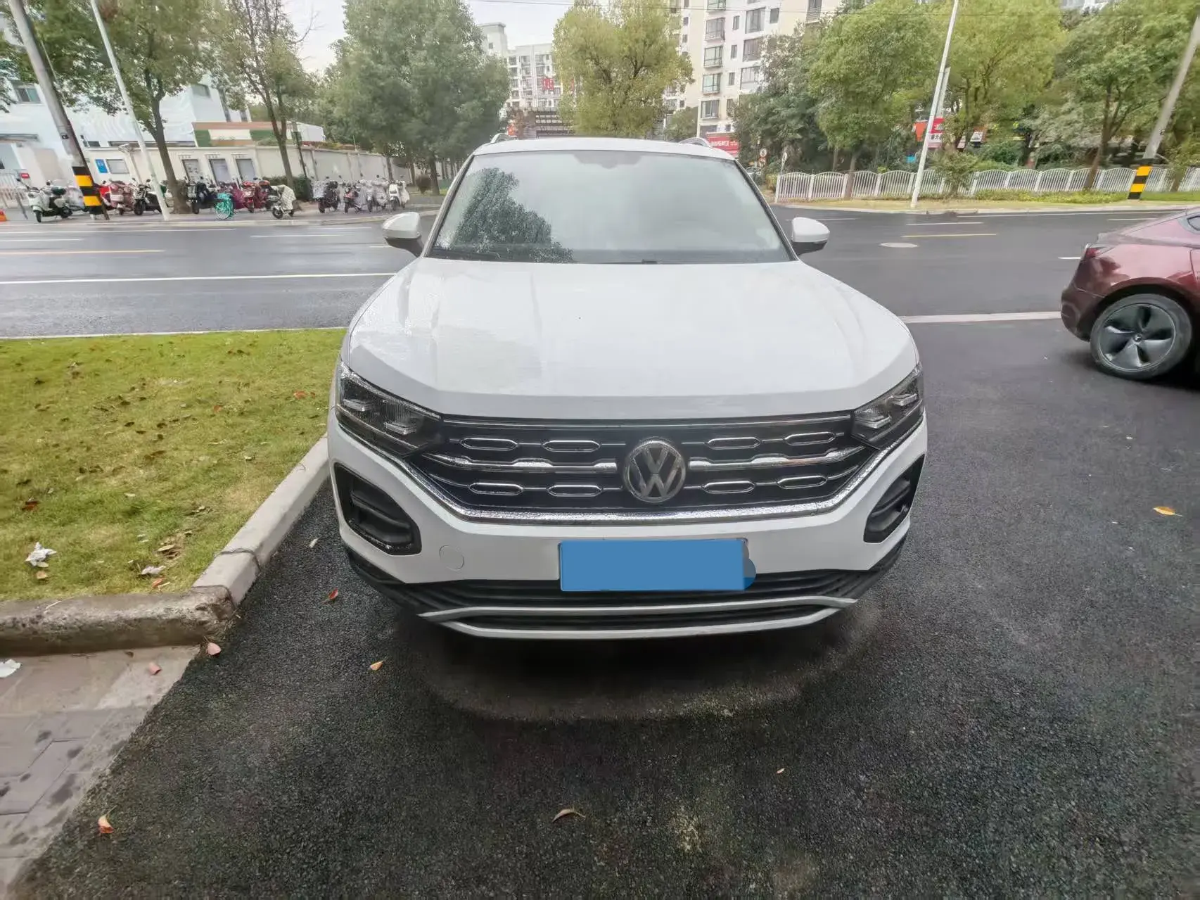 2019 VOLKSWAGEN TAYRON thumbnail 2