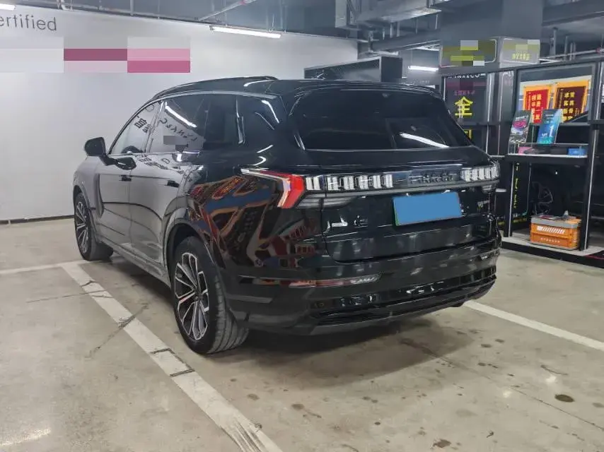 2023 LYNK&CO 09 thumbnail 4