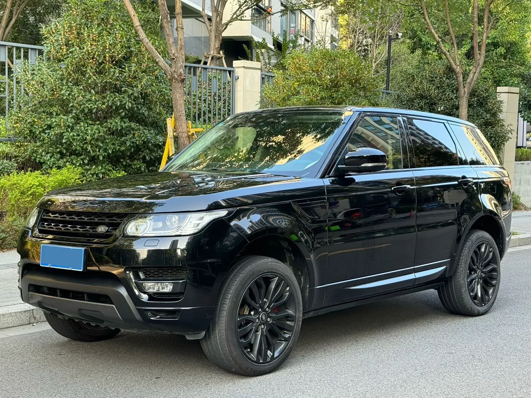 2017 LAND ROVER view 1