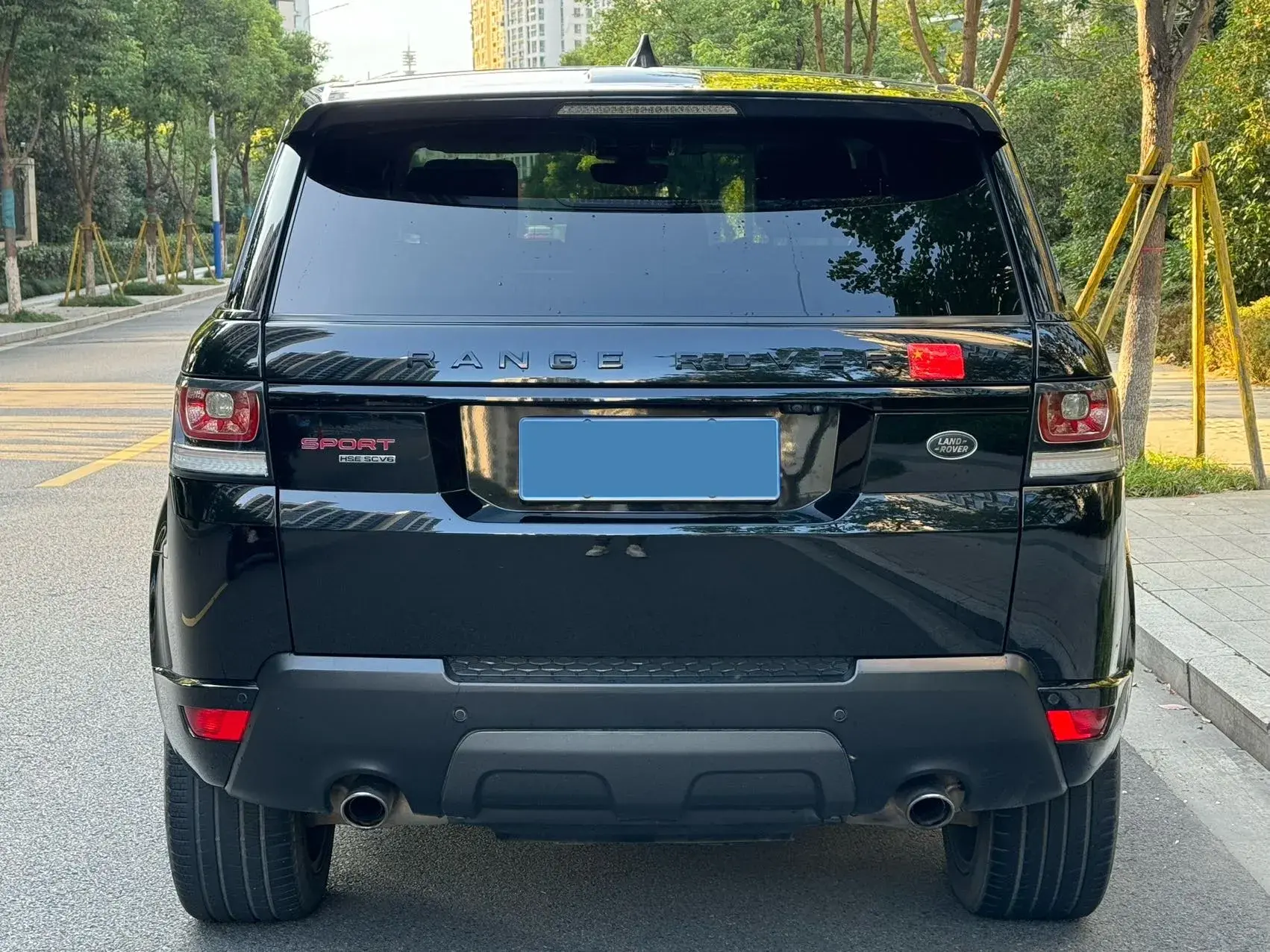 2017 LAND ROVER thumbnail 3