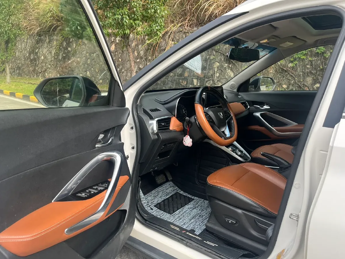 2018 Bestune B30 1.6L 109HP L4 5MT,autocango,china used car exporter,china ev exporter,chinese used car exporter,chinese used ev exporter