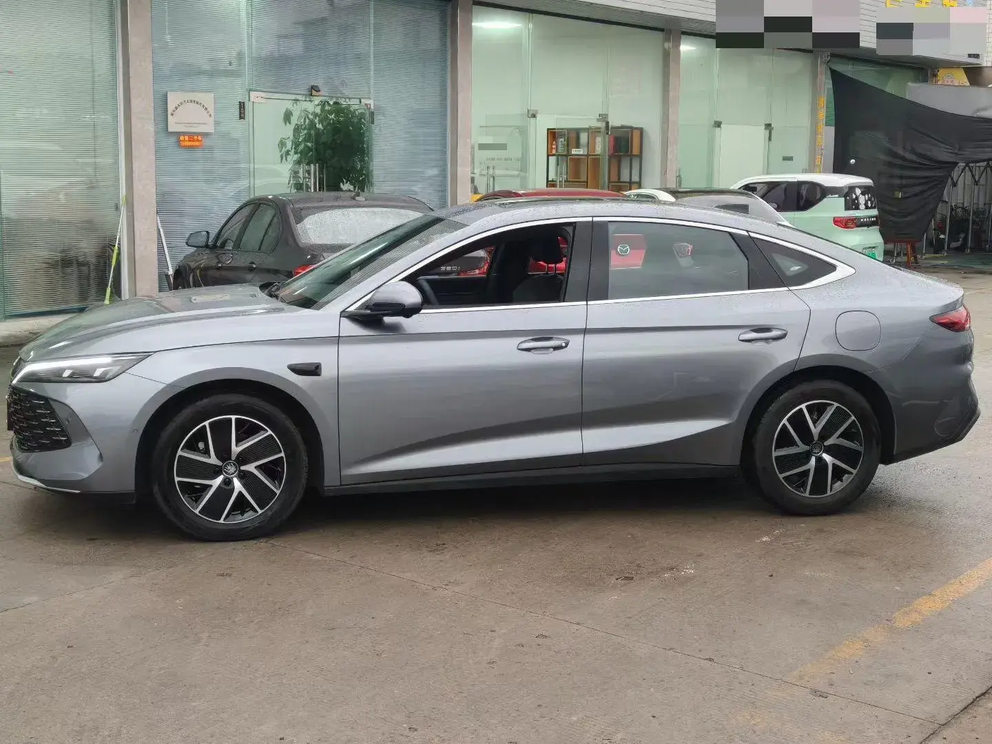 2025 BYD QINL thumbnail 2