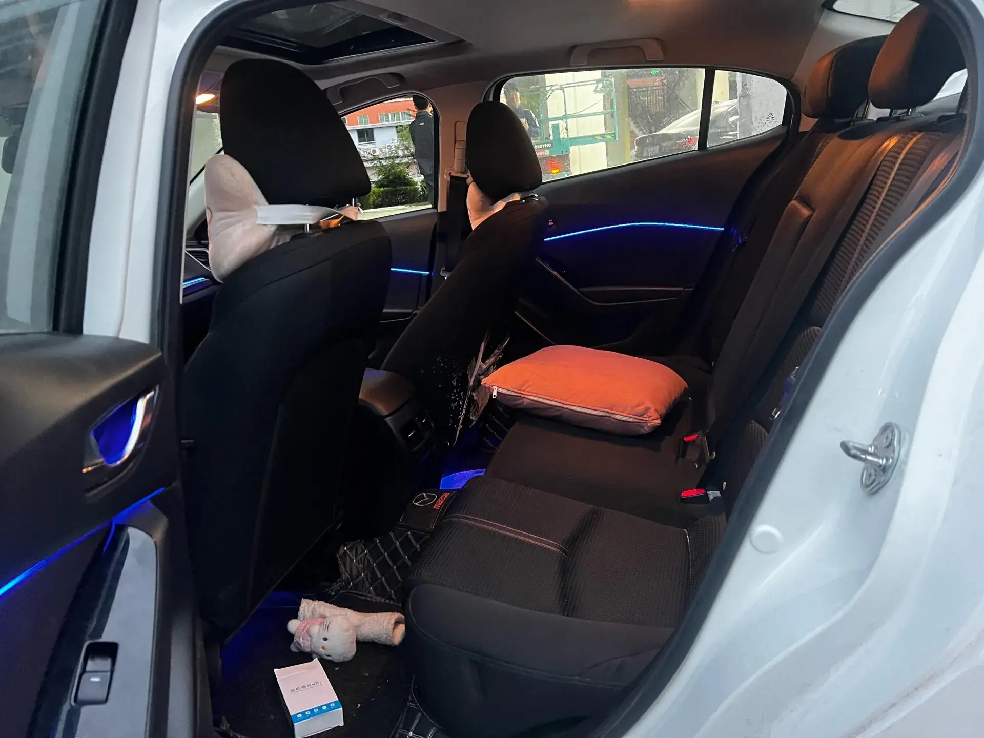 2017 MAZDA 3 thumbnail 3