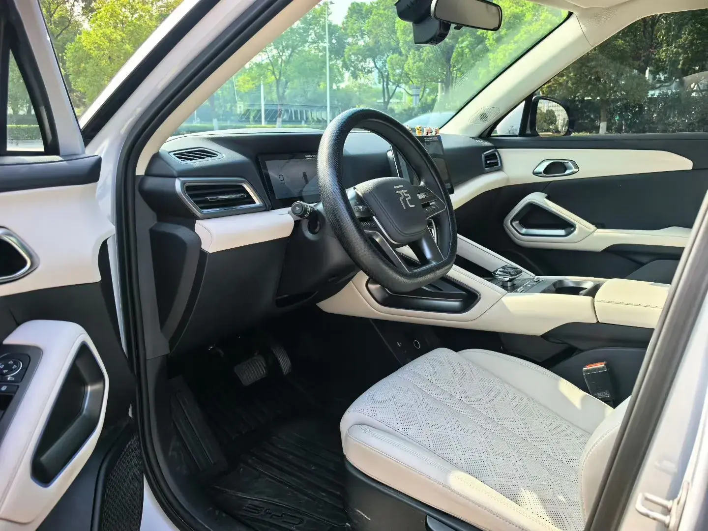 2024 BYD YUANUP thumbnail 4